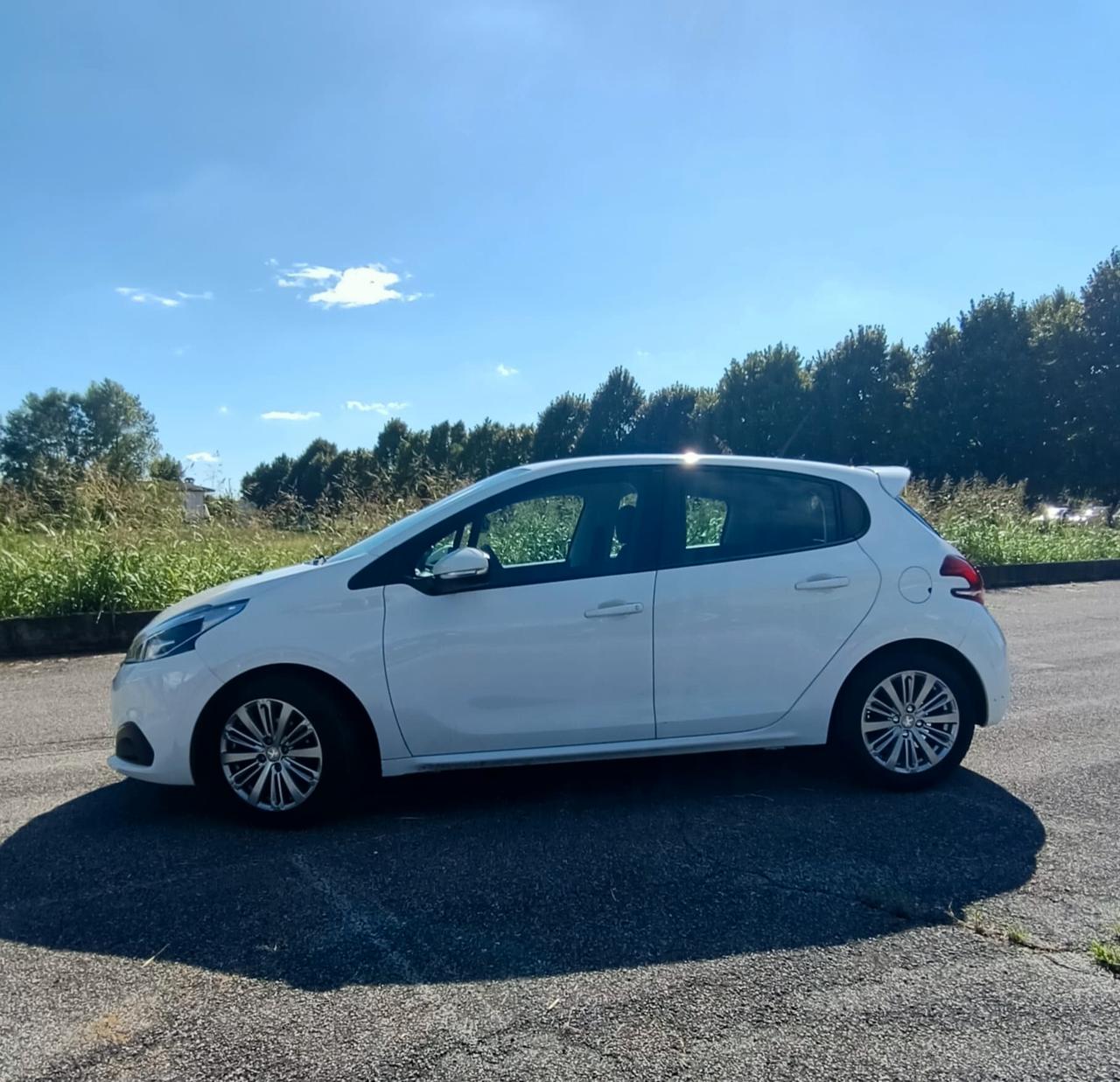 Peugeot 208 PureTech 82 5 porte Allure