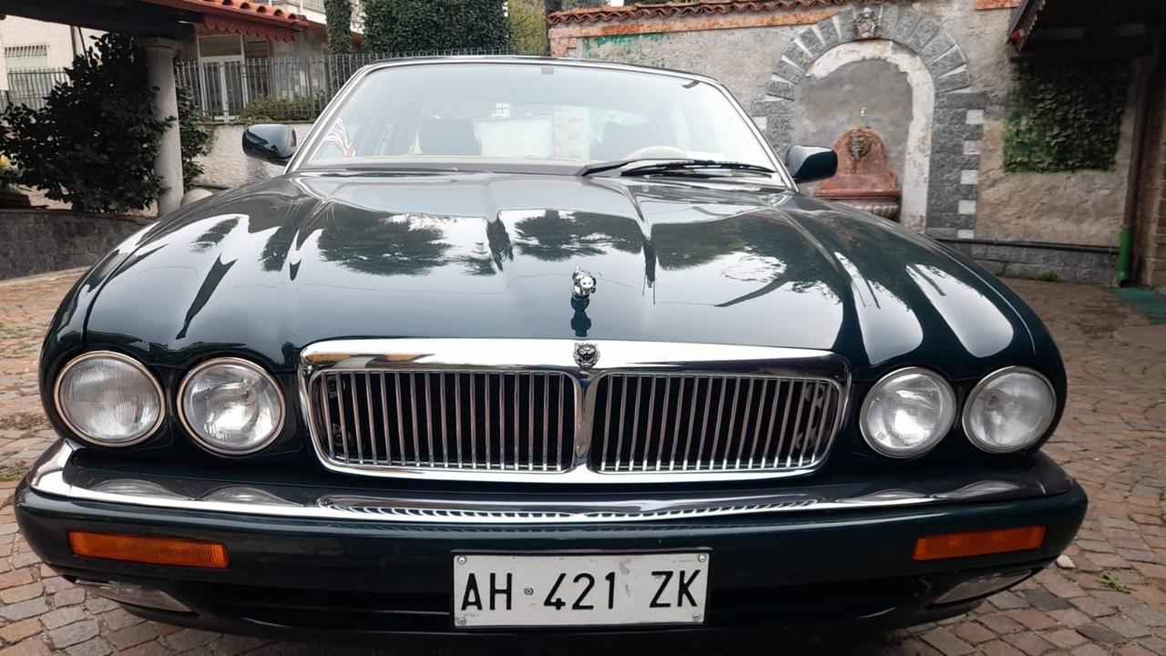 Jaguar XJ Sovereign 4.0 cat