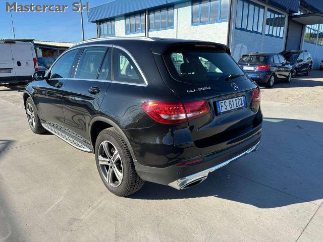 MERCEDES-BENZ GLC 350 GLC - X253 350e Business 4matic auto - FS812DK