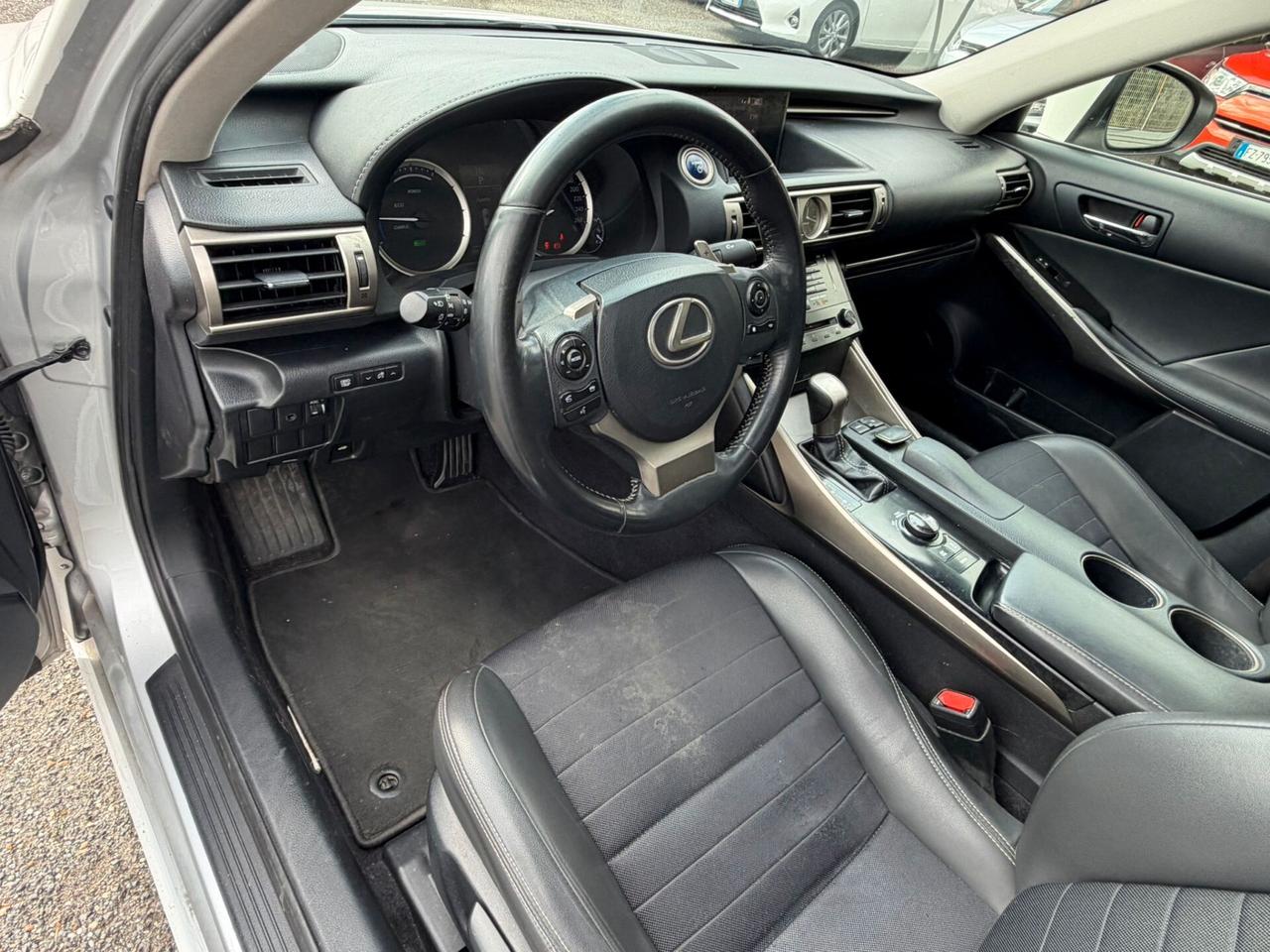 Lexus IS 300 Hybrid Luxury