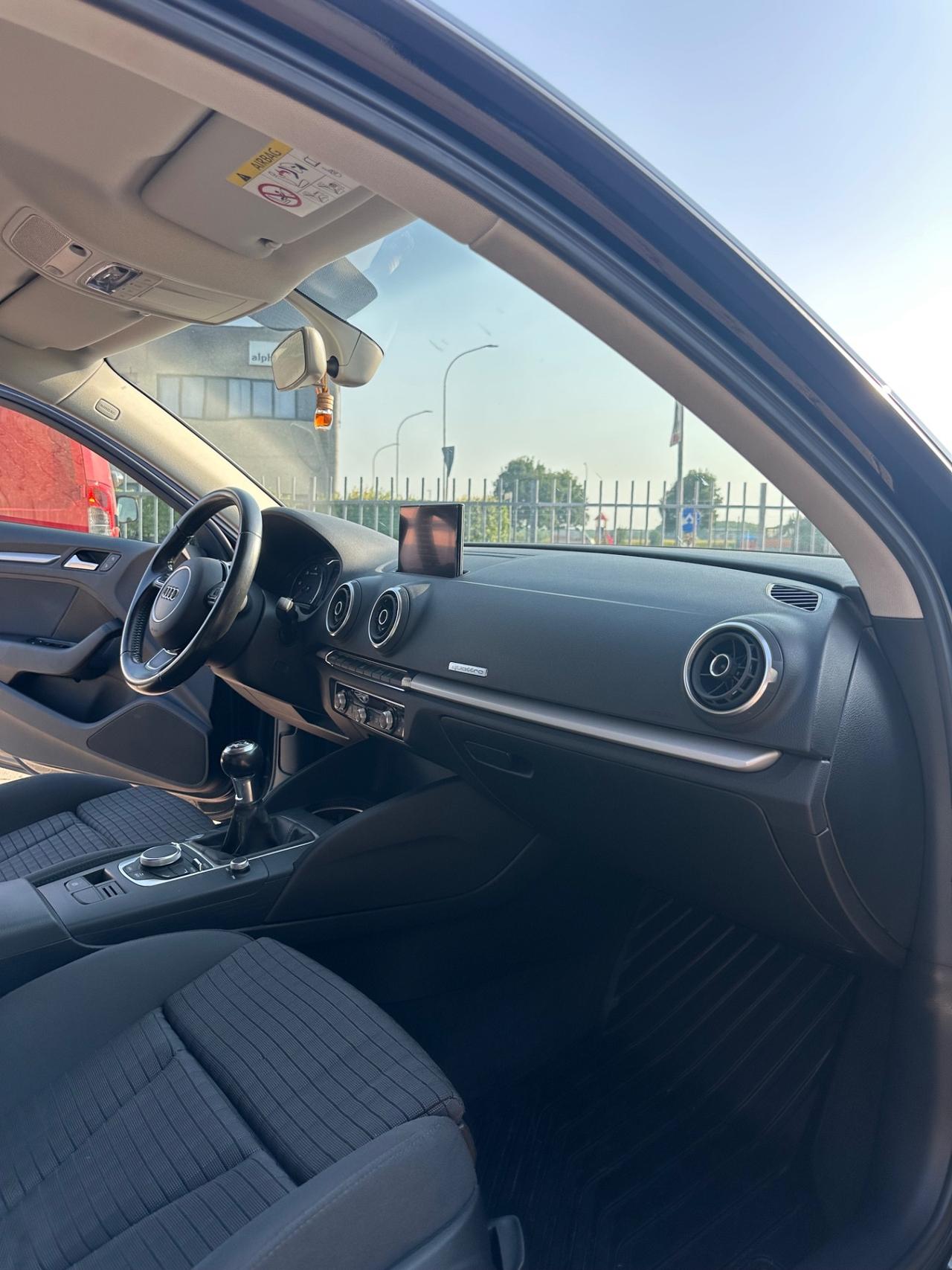 Audi A3 1.6 TDI QUATTRO S LINE