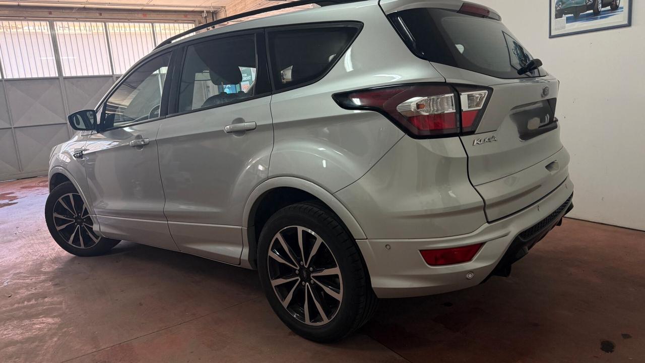 Ford Kuga 1.5 TDCI 120 CV S&S 2WD ST-Line