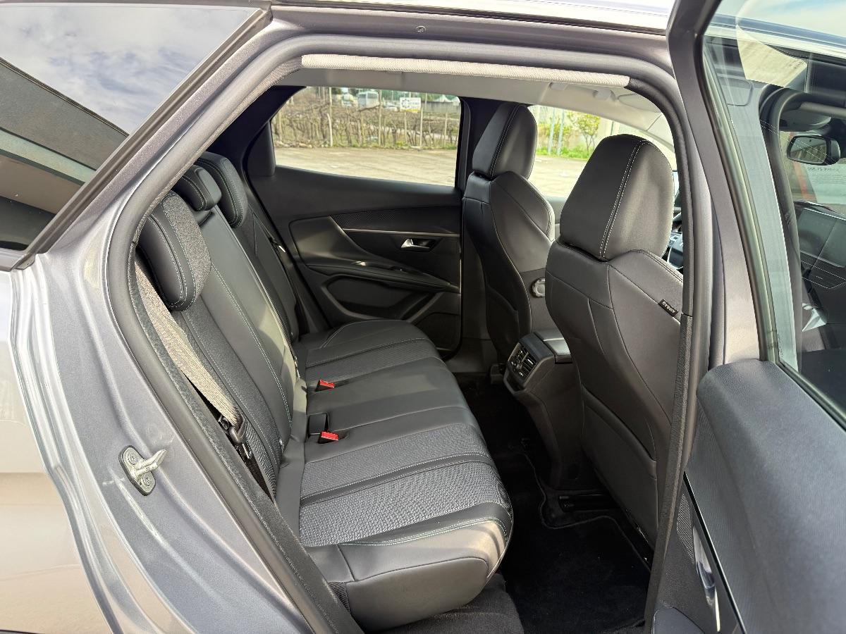 PEUGEOT - 3008 - BlueHDi 130 EAT8 S&S Allure