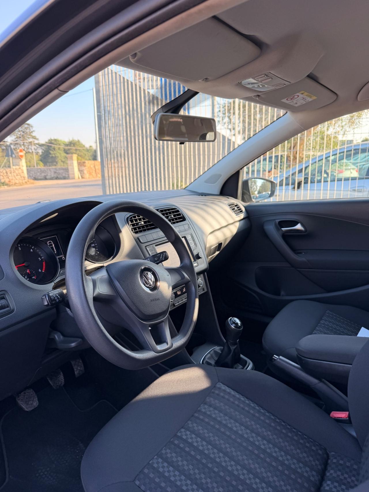 Volkswagen Polo Sport 1.4 TDI 75 cv-2016/NAVI/CLIMA