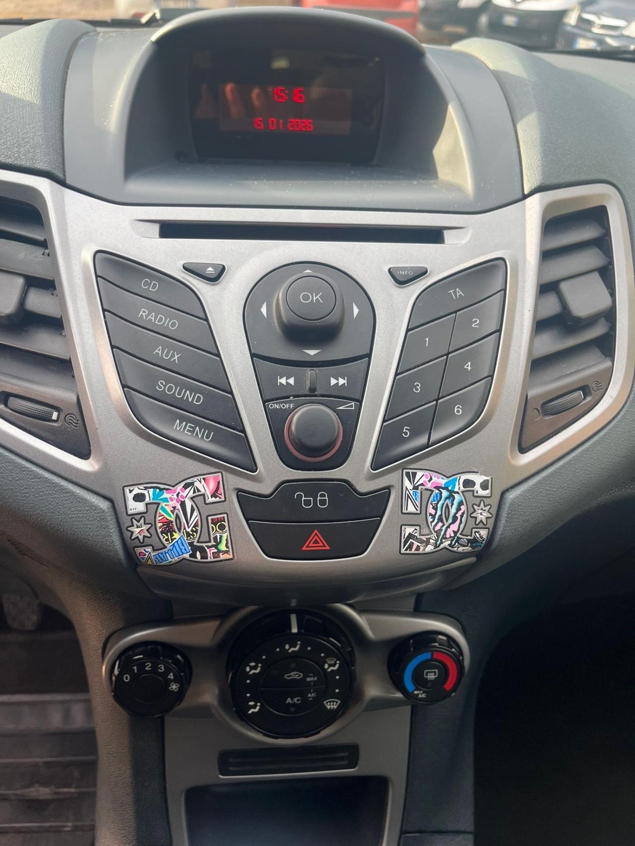 Ford Fiesta 1.2 Benzina - Neopatentati