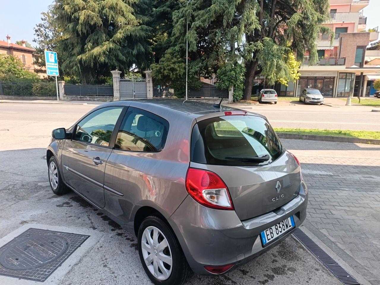Renault Clio 1.2 Benz 2010 ok neo patente