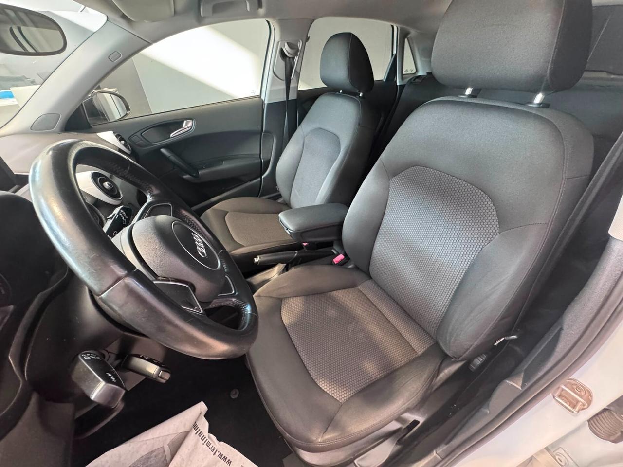 Audi A1 SPB 1.6 TDI Admired 90cv S-LINE