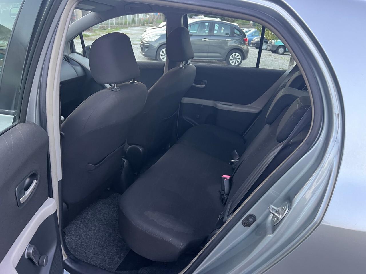 Toyota Yaris 1.0 5 porte