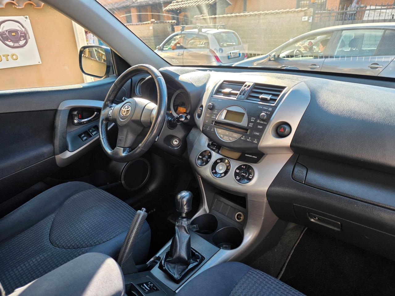 Toyota RAV 4 RAV4 2.2 D-4D 177 CV Luxury