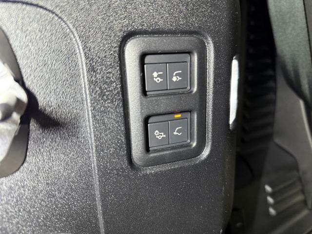 LAND ROVER Defender 90 3.0D I6 200 CV AWD Auto X-Dynamic SE / Sosp.