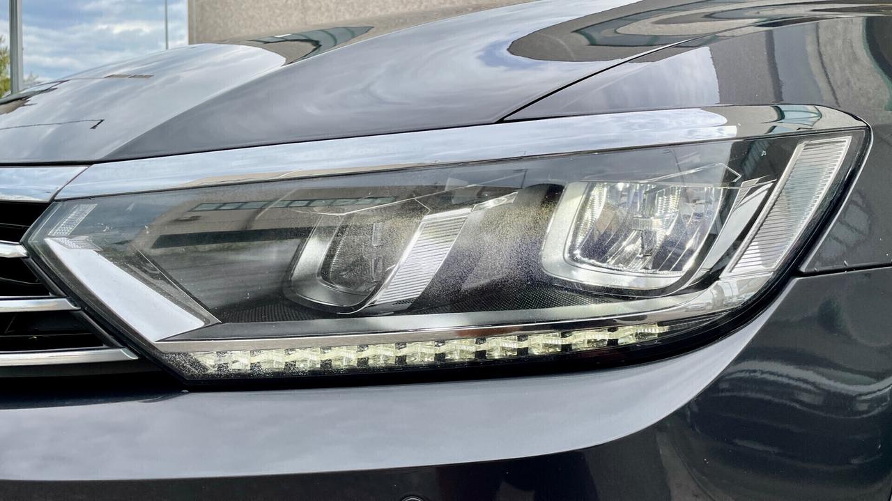 VOLKSWAGEN PASSAT VARIANT 2.0 ALLTRACK 4 MOTION DSG EXECUTIVE BMT 190CV - TETTO, PELLE, VIRTUAL COCKPIT