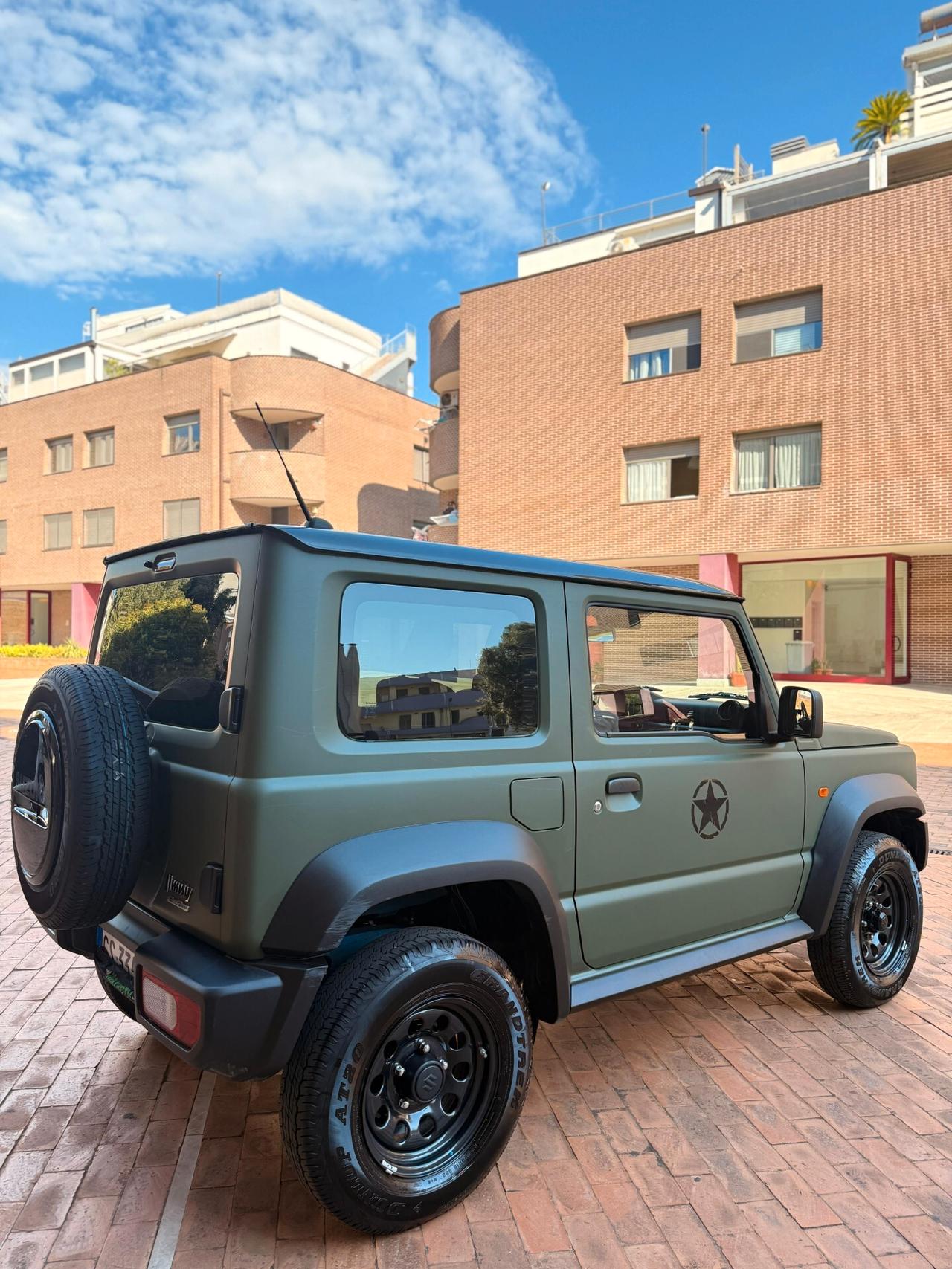 Suzuki Jimny 1.5 5MT PRO (N1)