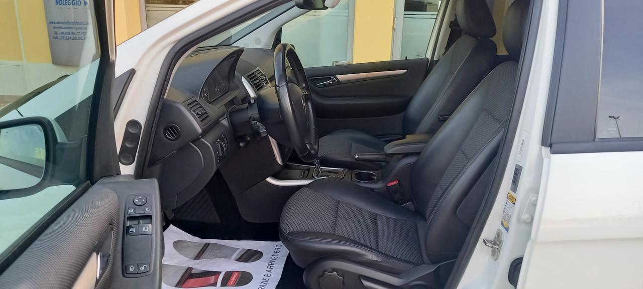 Mercedes-Benz Classe A 180 CDI All. Avantgarde Diesel cc. 1.9 CV. 109 Cambio Automatico 5 Porte 5 Posti Euro 5 Utilizzabile anche per i Neopatentati.