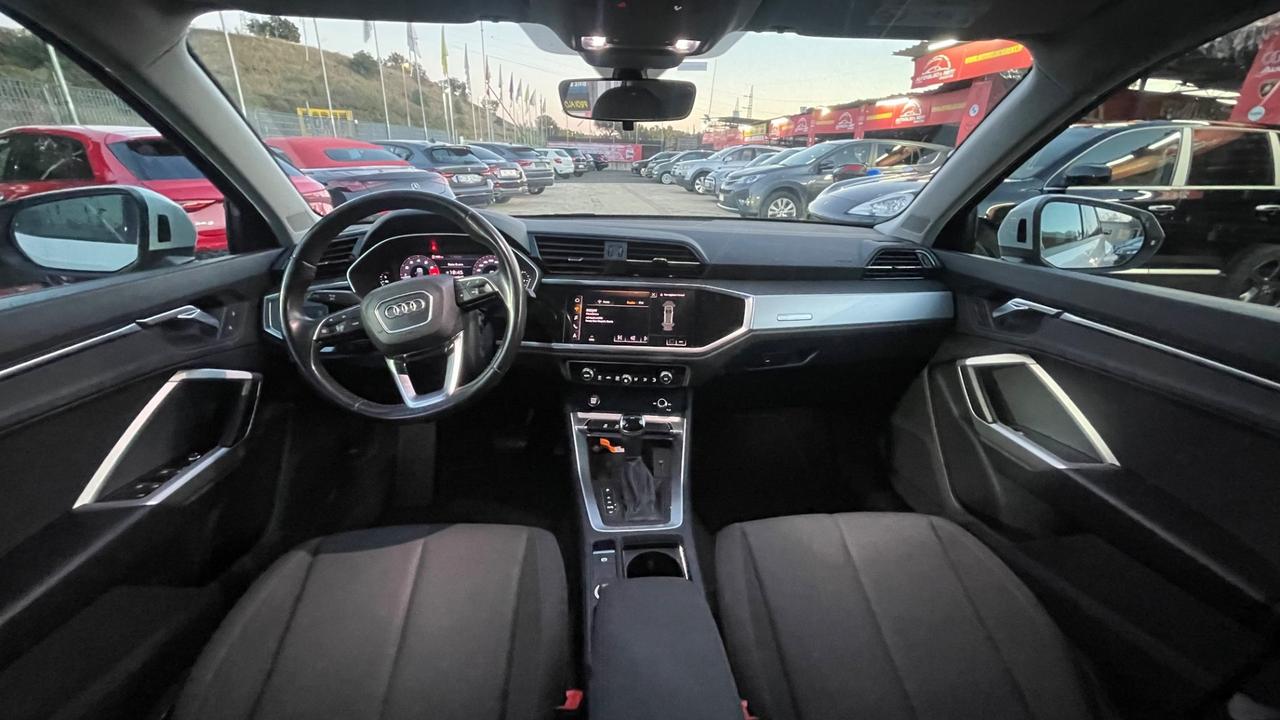 Audi Q3 35 TFSI Business Advanced