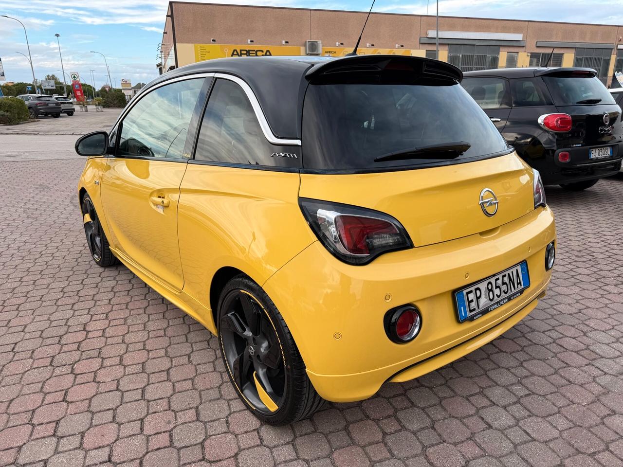 Opel Adam 1.4 100 CV VALENTINO ROSSI VR46