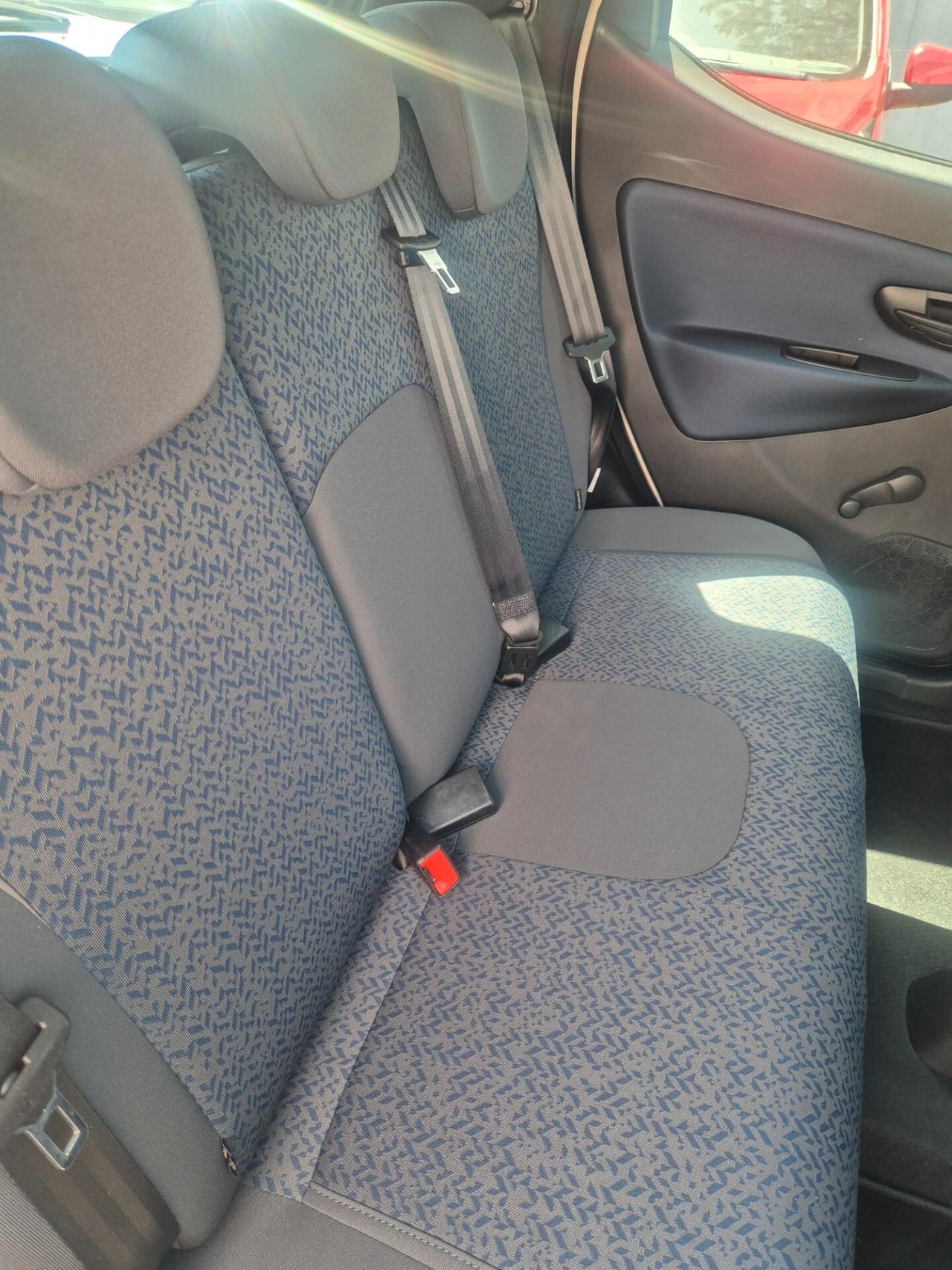 Lancia Ypsilon 1.0 FireFly solo 6000 km ANNO 2023