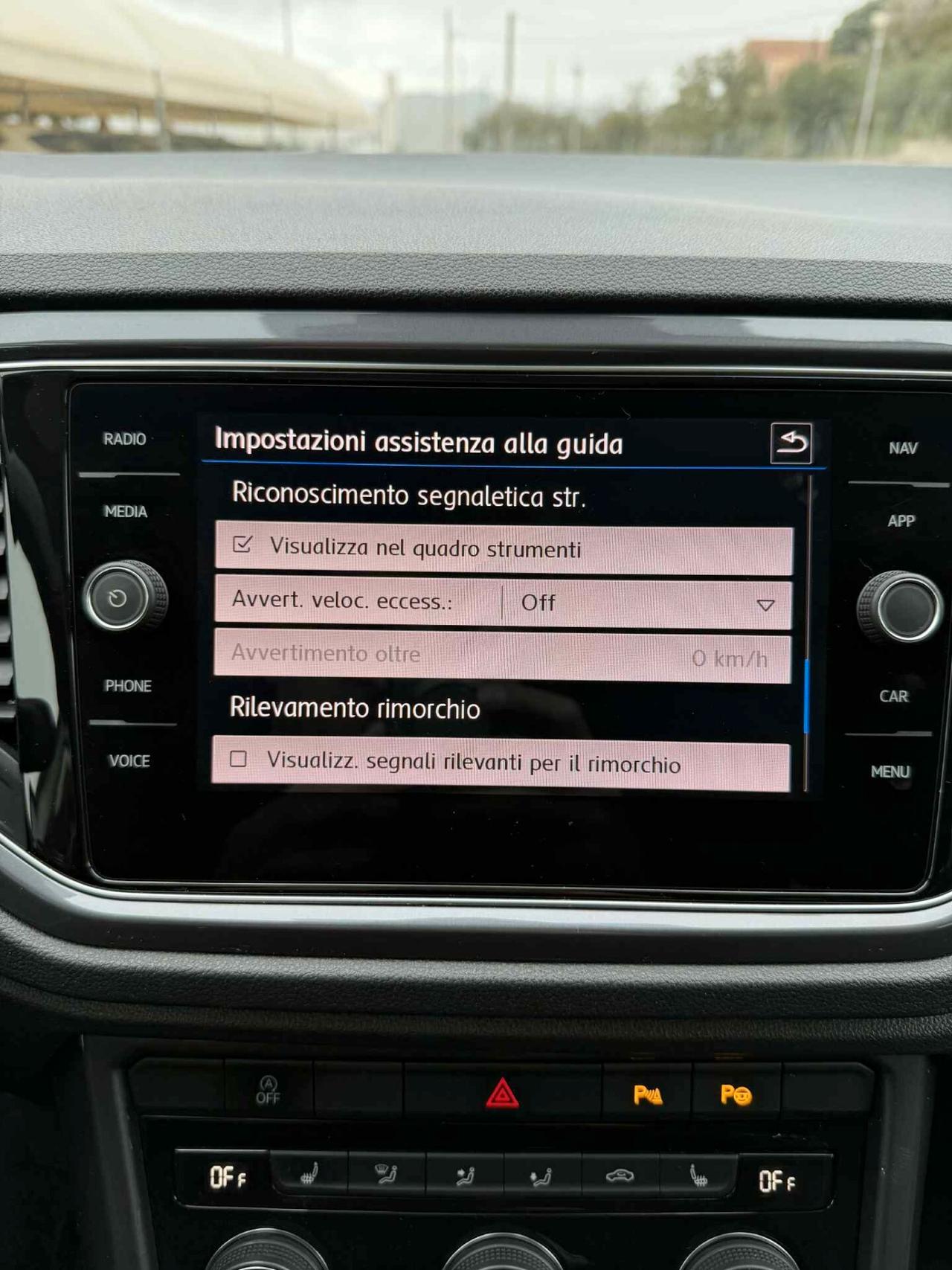 Volkswagen T-Roc 1.6 Style VIRTUAL COCKPIT