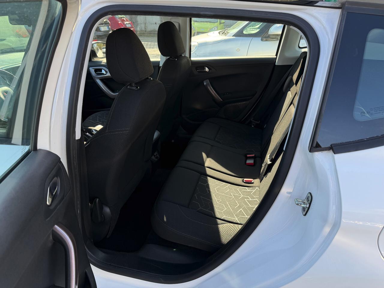 Peugeot 2008 PureTech 82 Active