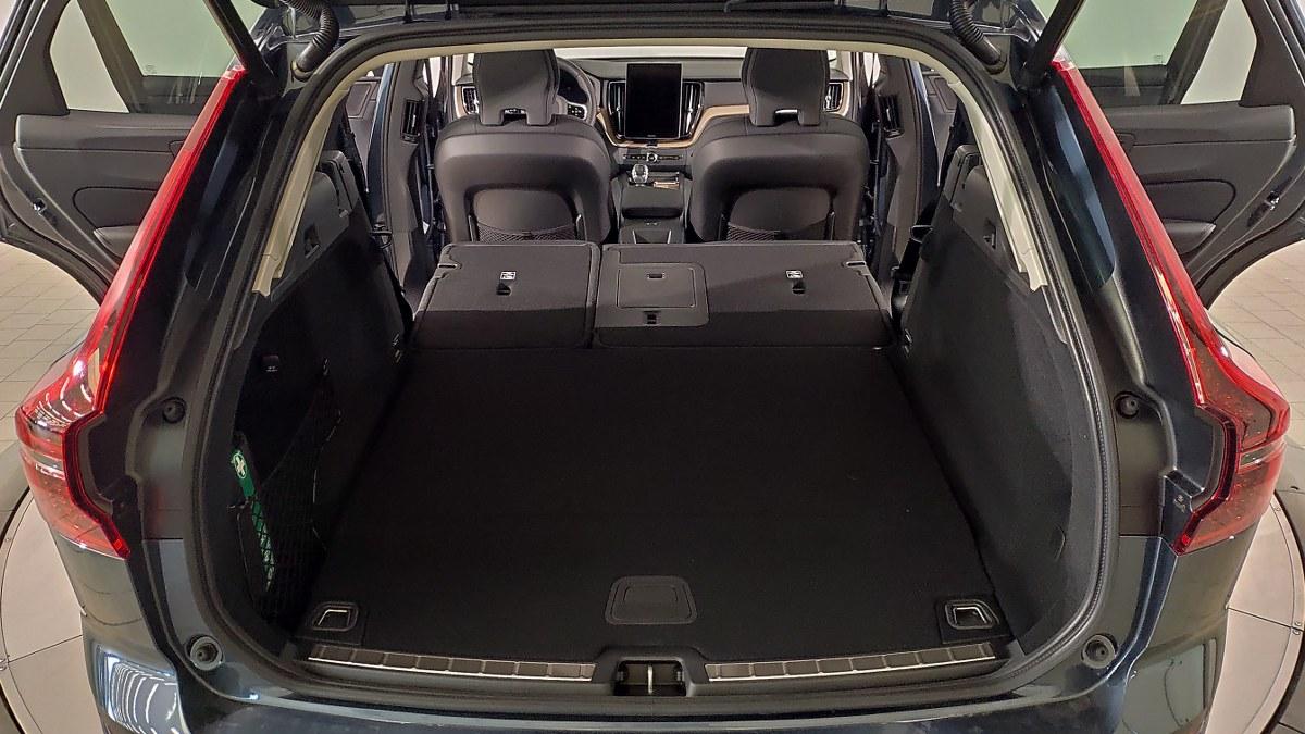 VOLVO Xc60 T6 Plug-In Hybrid Awd Automatico Plus Dark