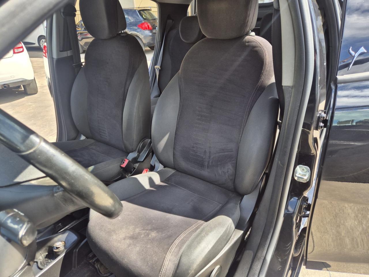 Lancia Ypsilon 1.2 69 CV 5 porte S&S Silver