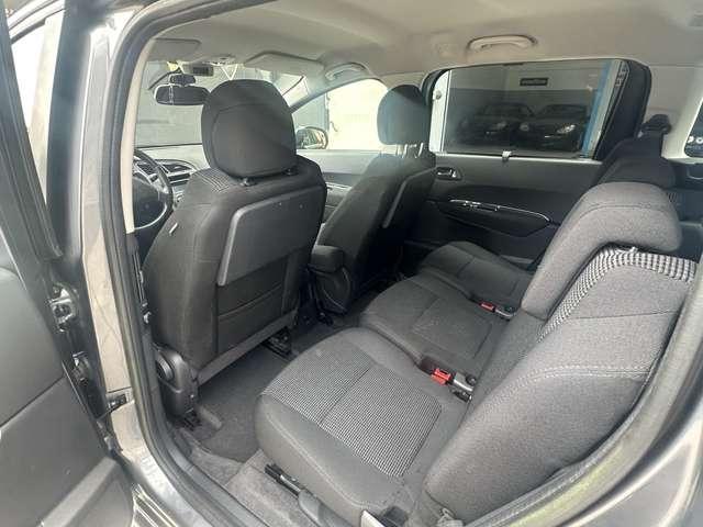 Peugeot 5008 1.6 hdi 8v Tecno 112cv robot 7 POSTI