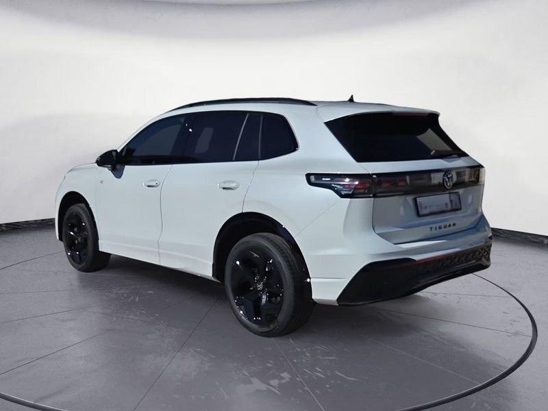 Volkswagen Tiguan 2.0 TDI 142KW SCR R-Line DSG 4MOTION DCC HEAD-UP CAMERA