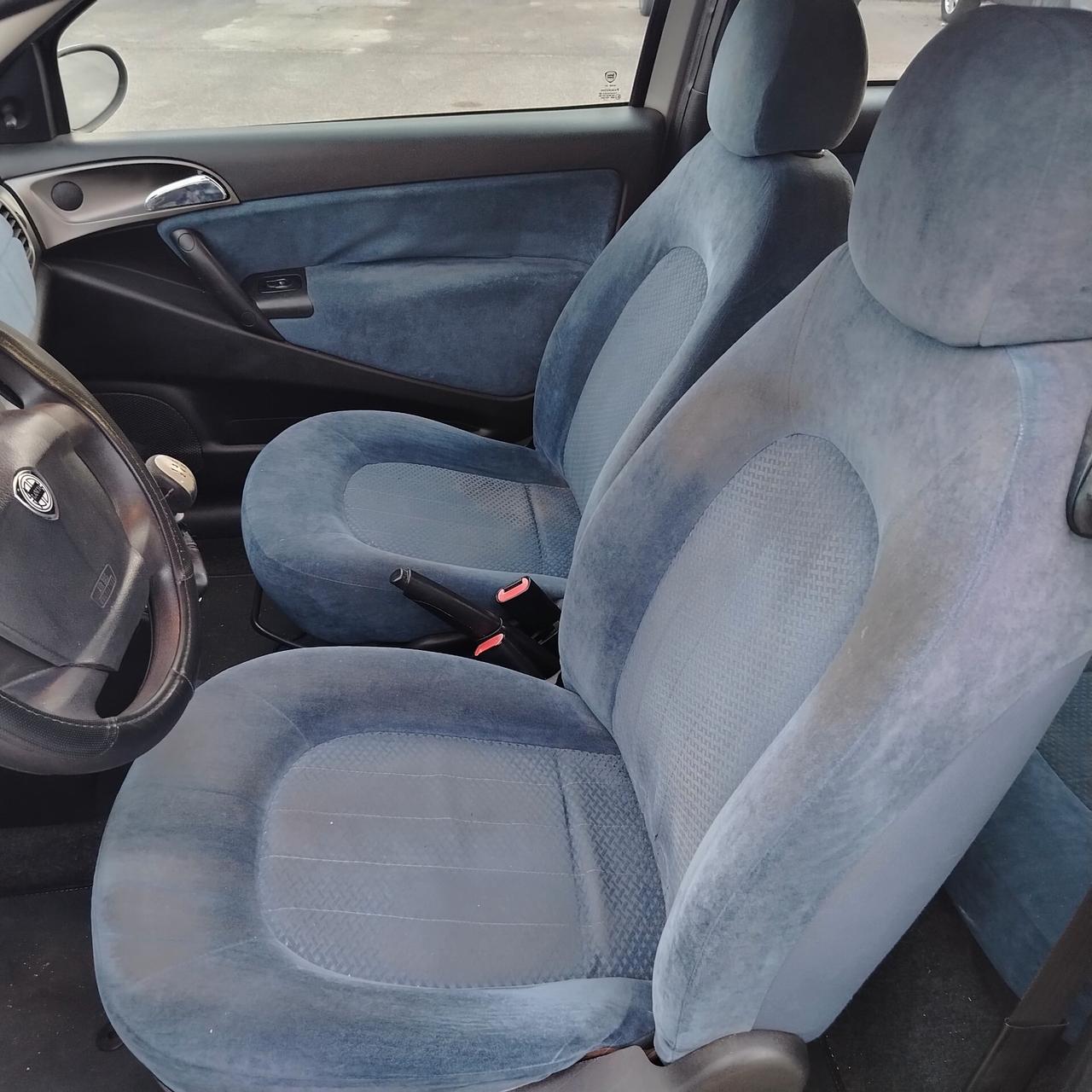 Lancia Ypsilon 1.2 16V Argento