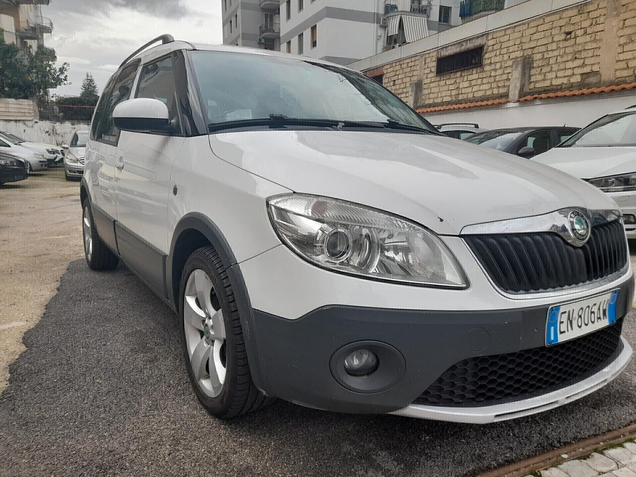 Skoda Roomster 1.2 TSI 86CV Scout