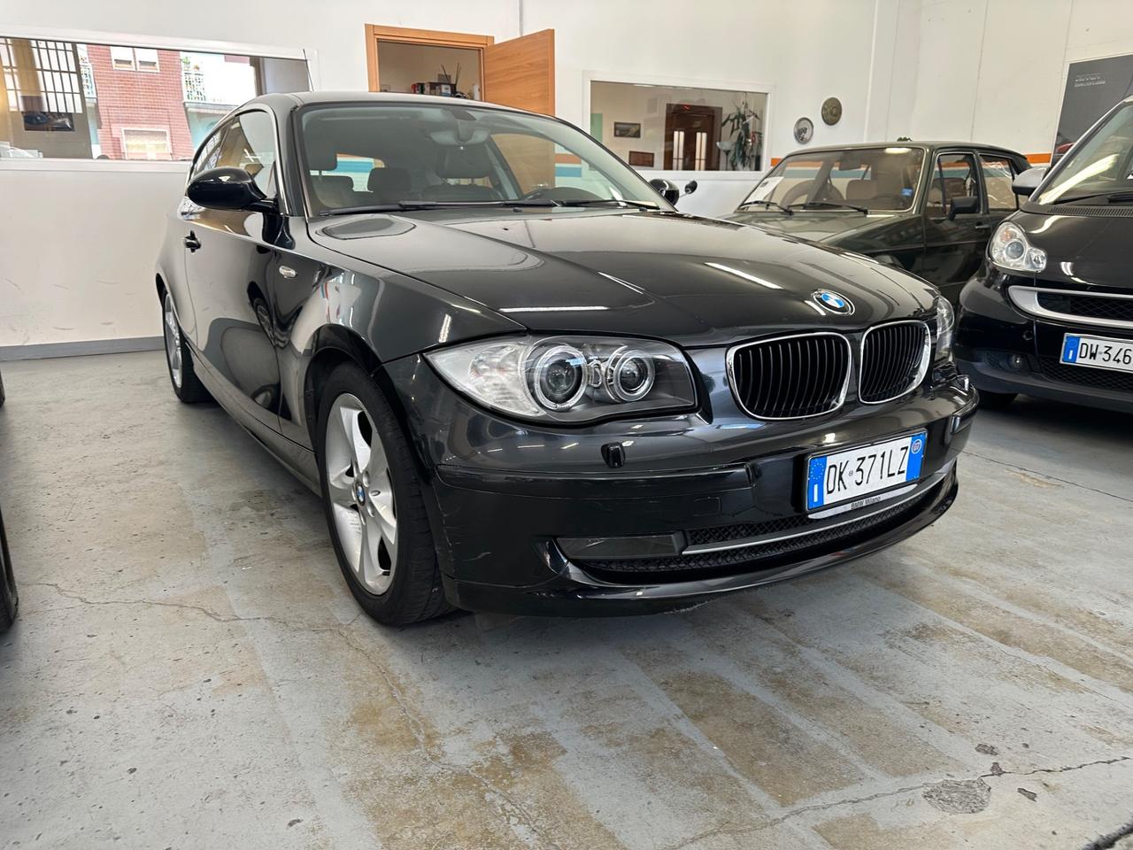 Bmw 120 120i cat 3 porte Futura - Pelle Xeno Autonavigli