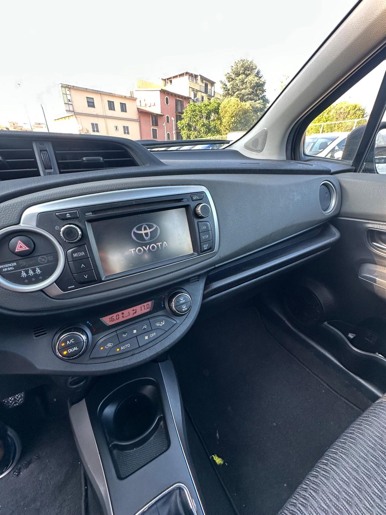 Toyota Yaris 1.0 5 porte Lounge