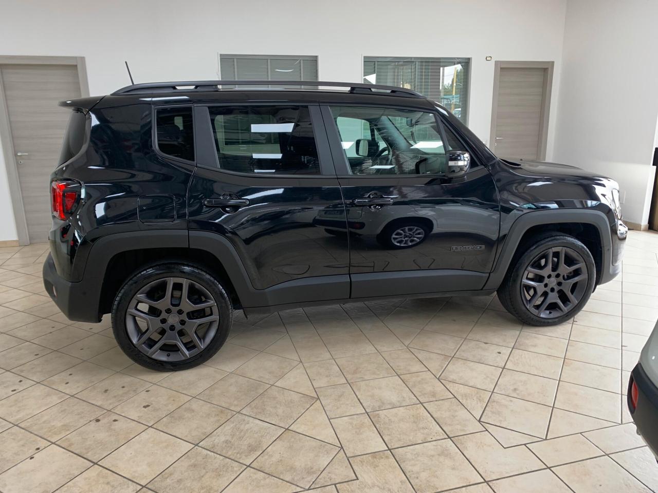 Jeep Renegade 1.3 T4 180 CV 4WD S Black line