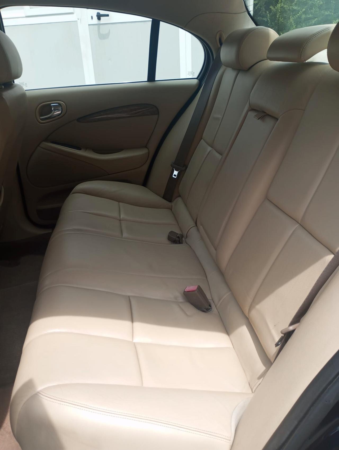 Jaguar S-Type (X206) 2.7 diesel V6 cat Classic