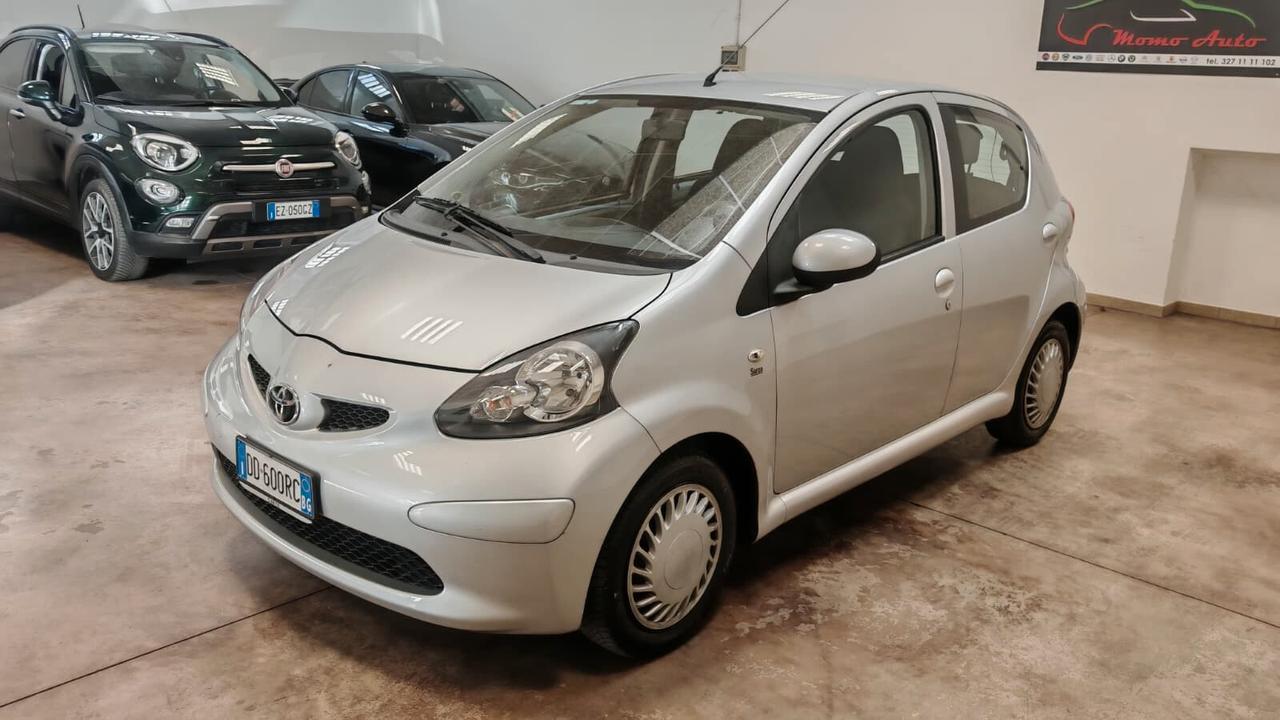 Toyota Aygo 1.0 12V VVT-i 5P Sol