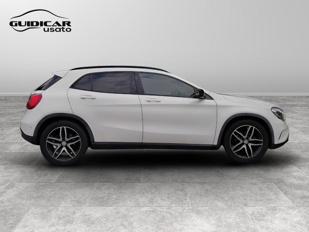 Mercedes-Benz GLA-X156 2014 - GLA 220 d (cdi) Sport 4matic 170cv auto