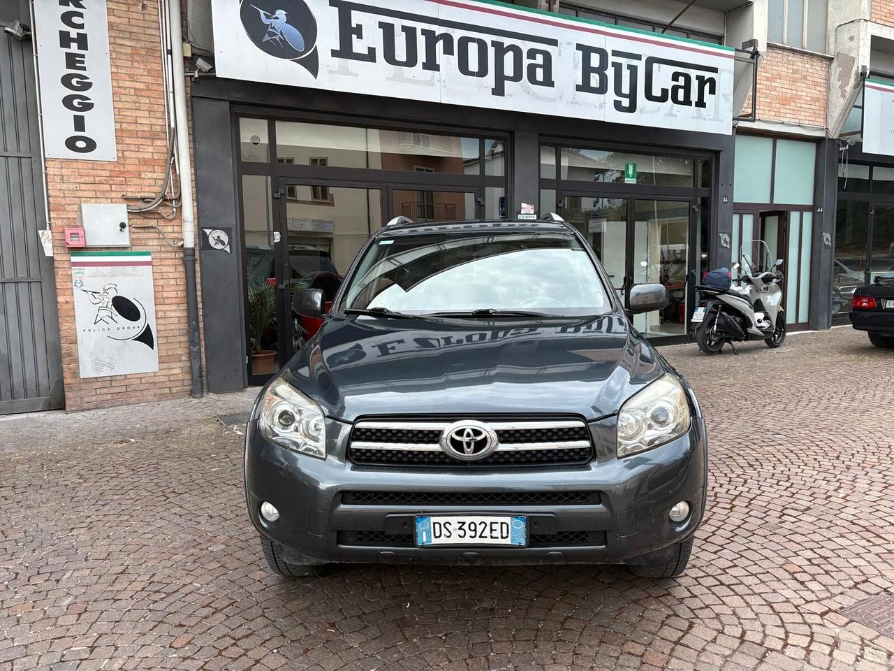 Toyota RAV 4 RAV4 2.2 D-4D 177 CV Luxury