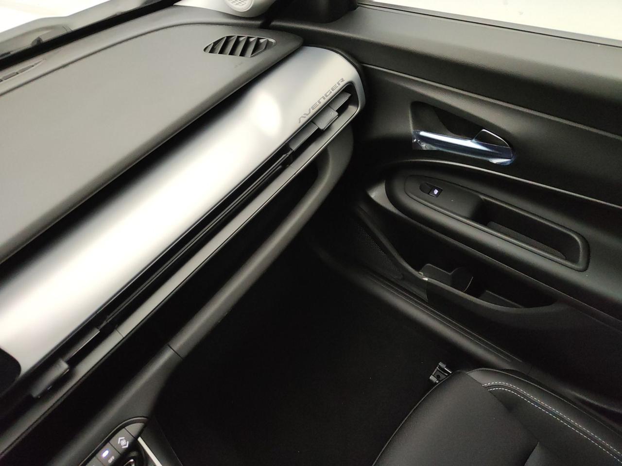 JEEP Avenger 1.2 MHEV 110CV TECH & SKY DCT (TETTO APRIBILE, INFOTAINMENT & CONVENIENCE PACK LIGHT)