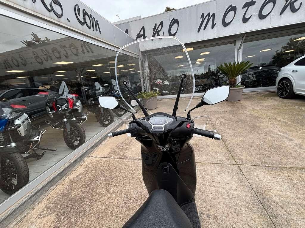 Honda SH 350 2024 / KM 12.000 Tuo a solo 59 Euro al mese