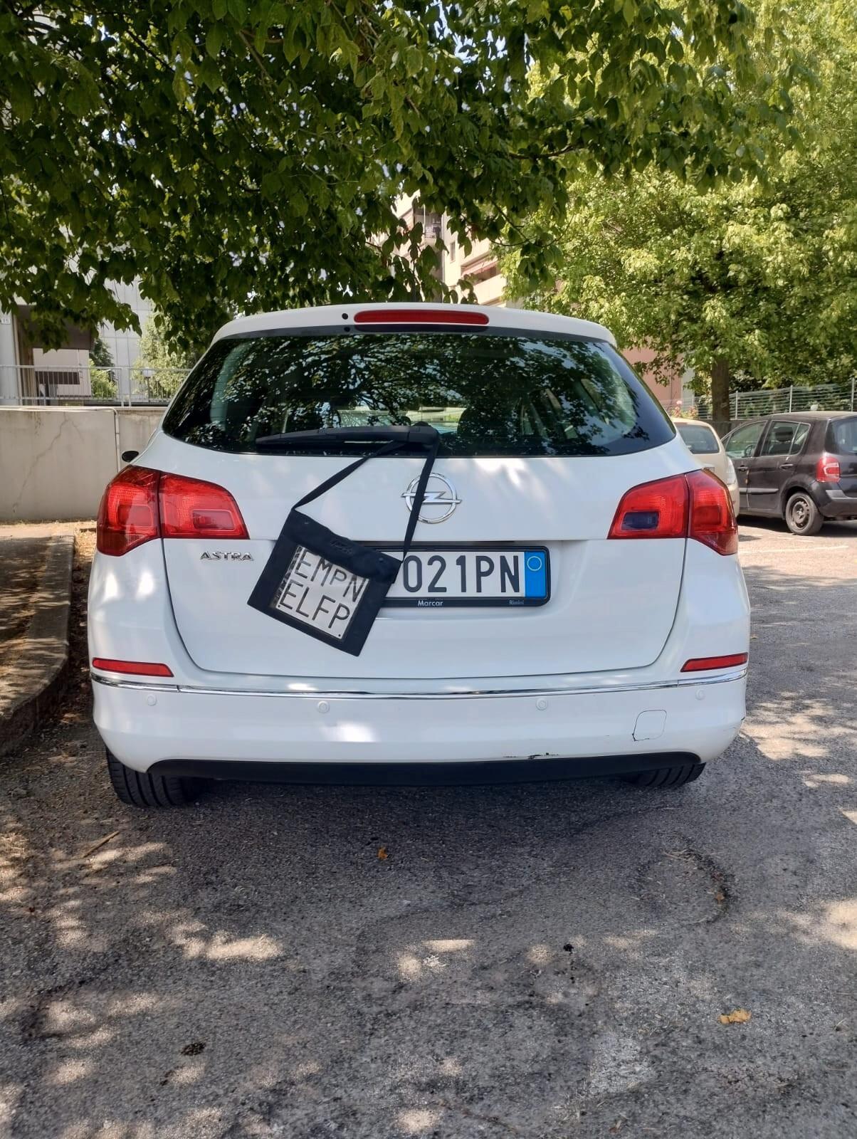 Opel Astra 1.4 Turbo 140CV Sports Tourer GPL Tech Cosmo
