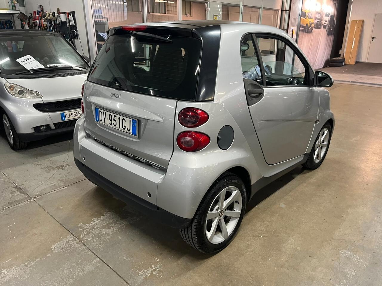 Smart ForTwo 84 cv con SERVOSTERZO