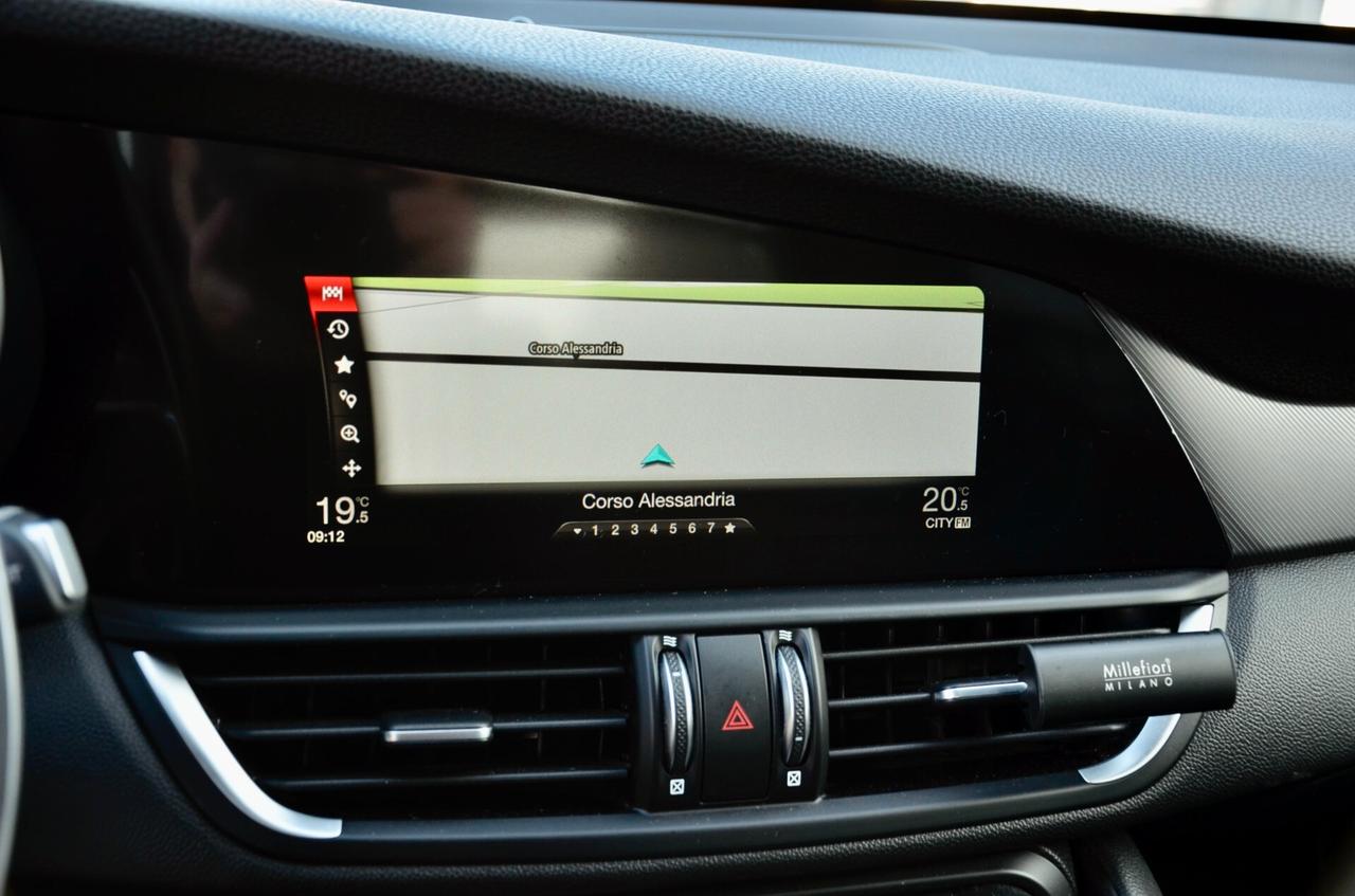 ALFA ROMEO GIULIA 2.2 TD 190cv AT8, ECCELLENTI CONDIZIONI, UFF ITALIANA, SERVICE UFFICIALI, EURO 6D, FARI XENO, NAVI, RETROCAMERA, APPLE ANDROID, PERMUTE