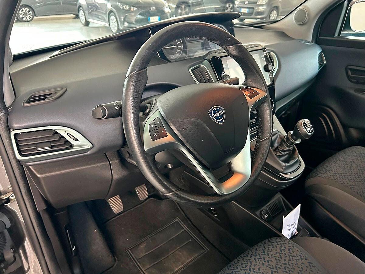 Lancia Ypsilon 1.0 FireFly 5 porte S&S Hybrid Ecochic Gold