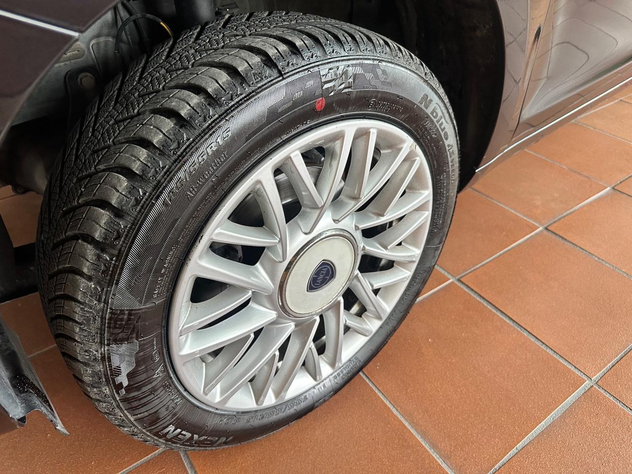 Lancia Ypsilon 0.9 TwinAir 85 CV 5 porte Metano Ecochic Gold
