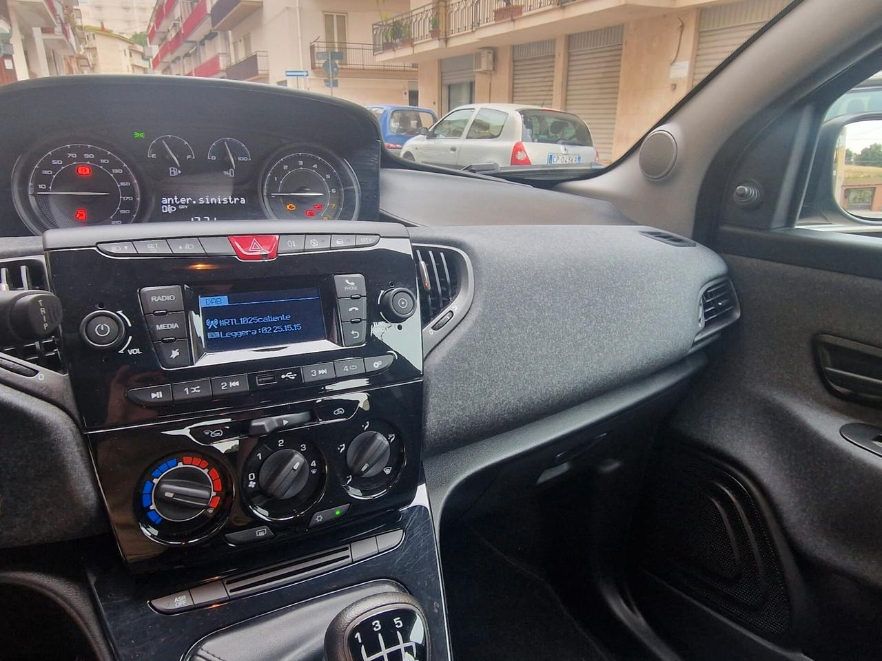 Lancia Ypsilon 1.0 FireFly 5 porte S&S Hybrid UnYca