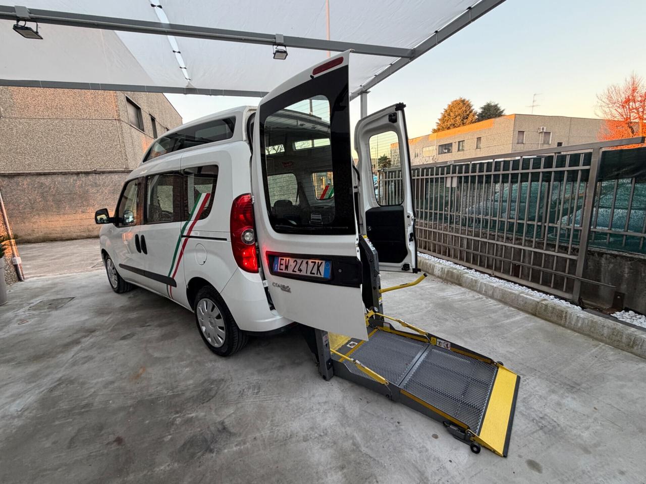 OPEL COMBO 1.6CDTI TETTO ALTO PEDANA OMOLOGATA DISABILI