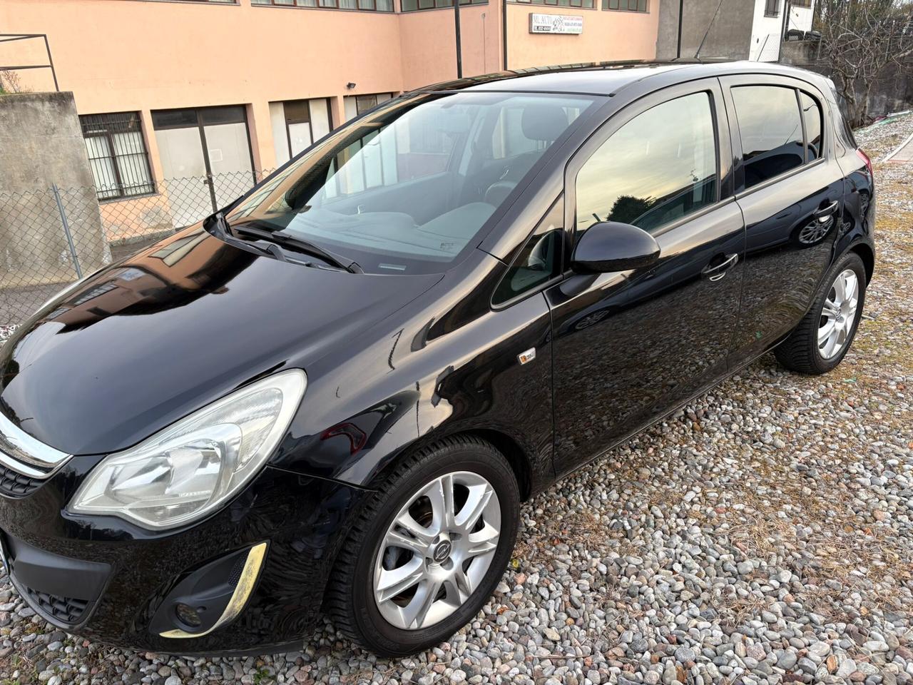 Opel Corsa 1.2 5 porte Cosmo - Ok Neopatentato