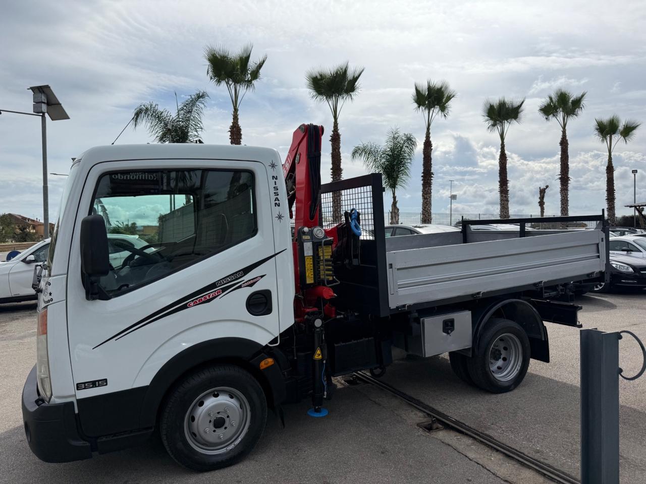 Nissan Cabstar Ribaltabile con Gru 35.15