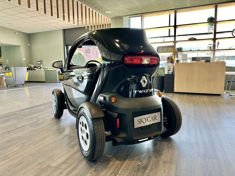 Renault Twizy Versione 45 Guida a partire dai 14 anni di età Batteria di proprietà