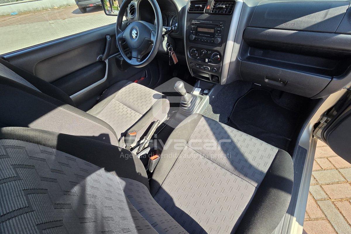 SUZUKI Jimny 1.3i 16V cat 4WD JLX