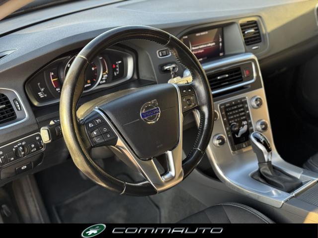 VOLVO S60 Cross Country D3 Geartronic Summum