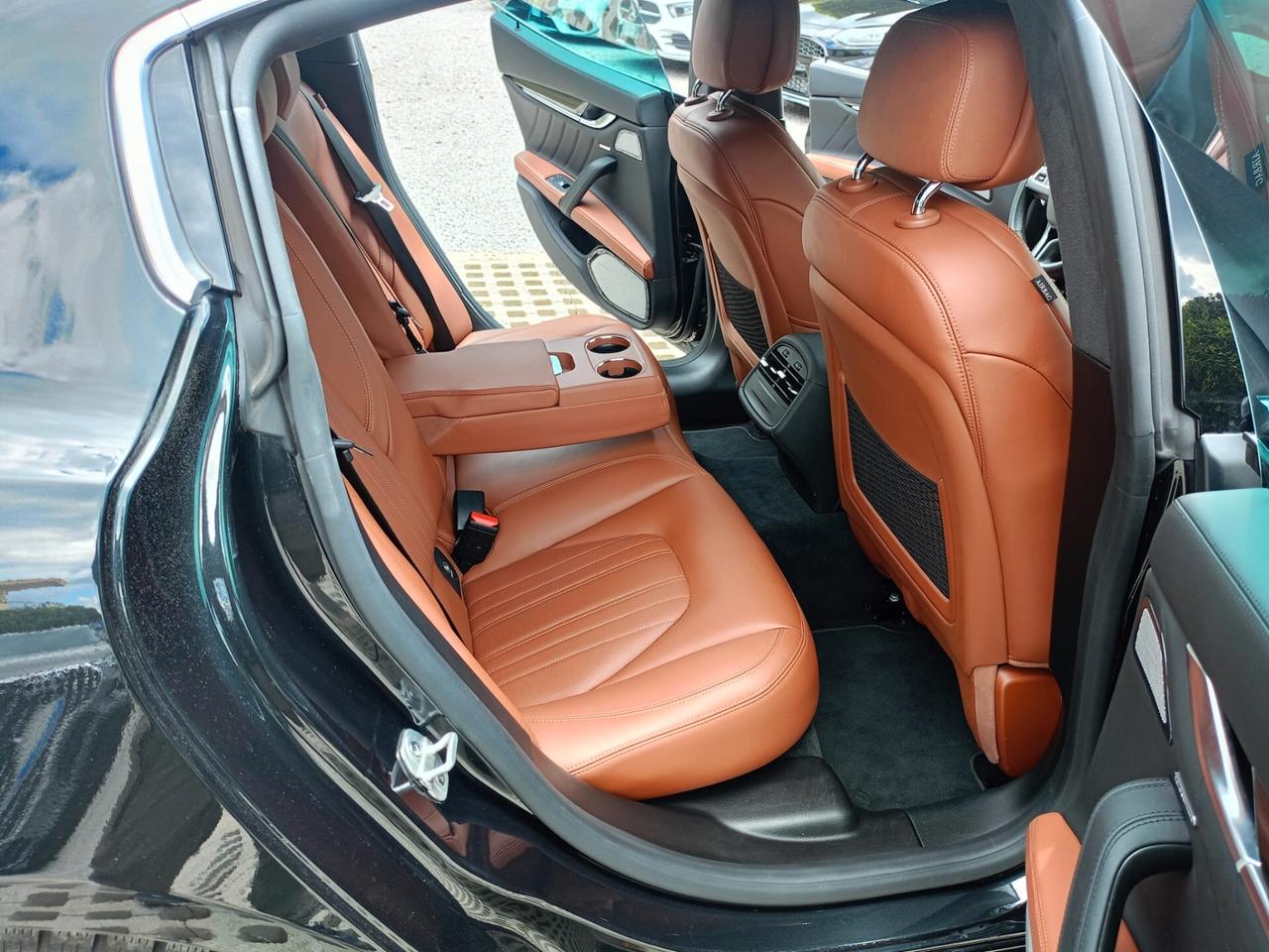 Maserati Ghibli 330 CV MHEV GT